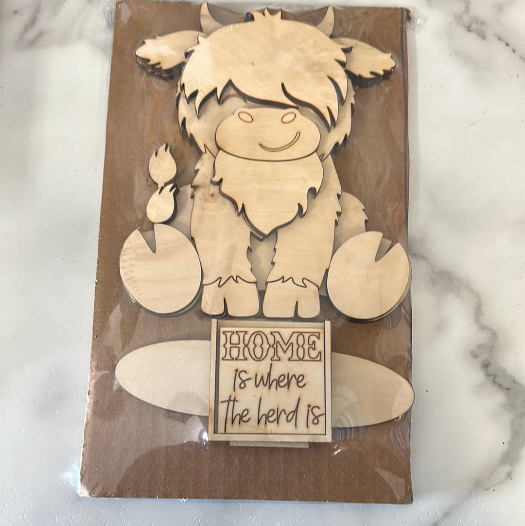 Shelf sitter Highland Cow Home