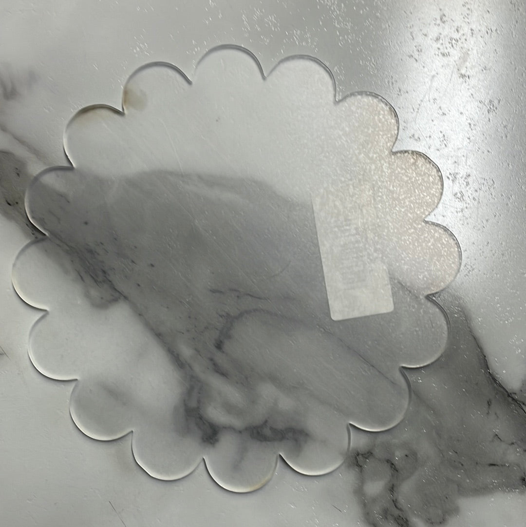 7" Cast Acrylic Scalloped round