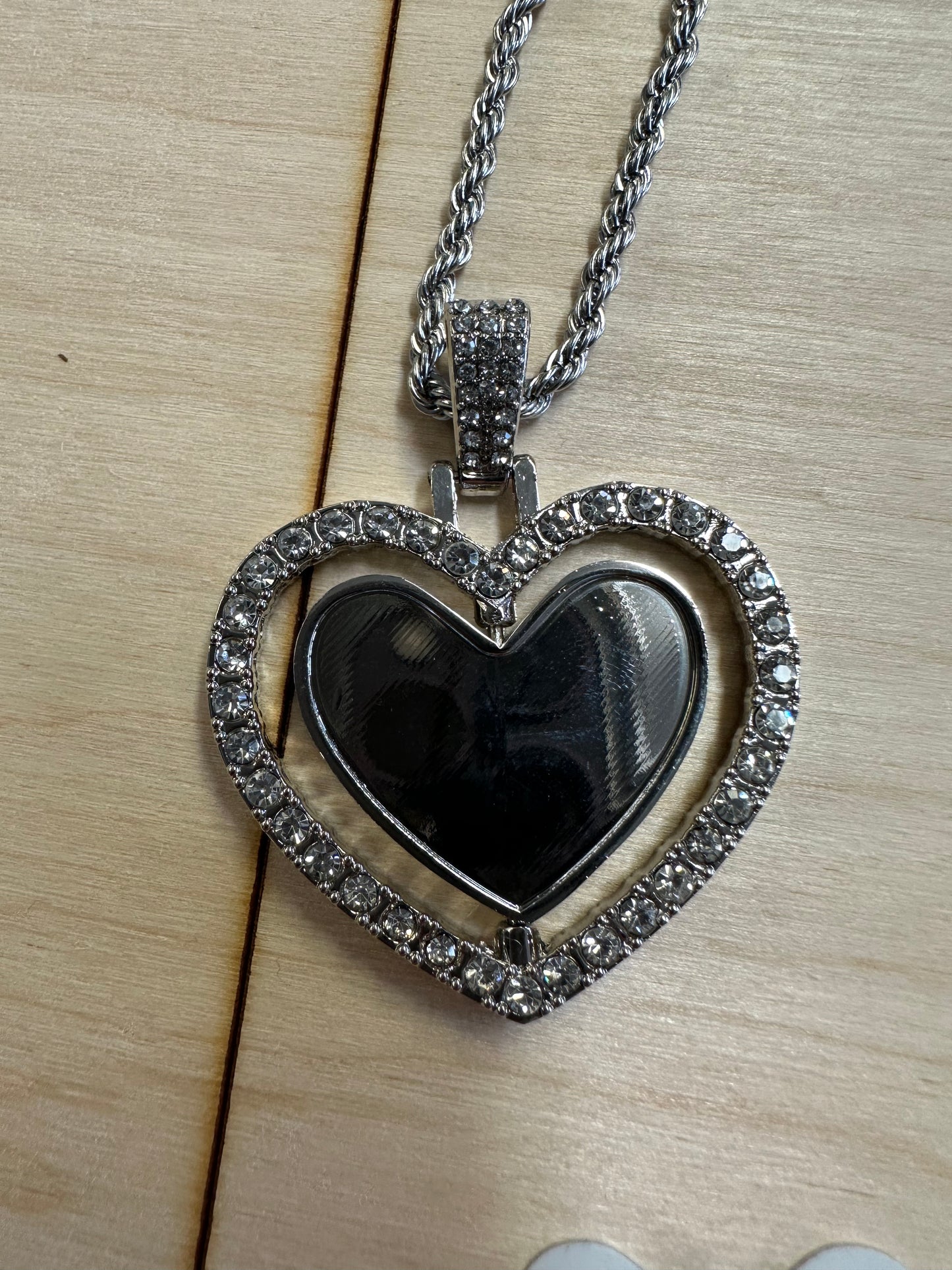 Necklace with Rotating Heart w Deluxe Twisted Silver Chain