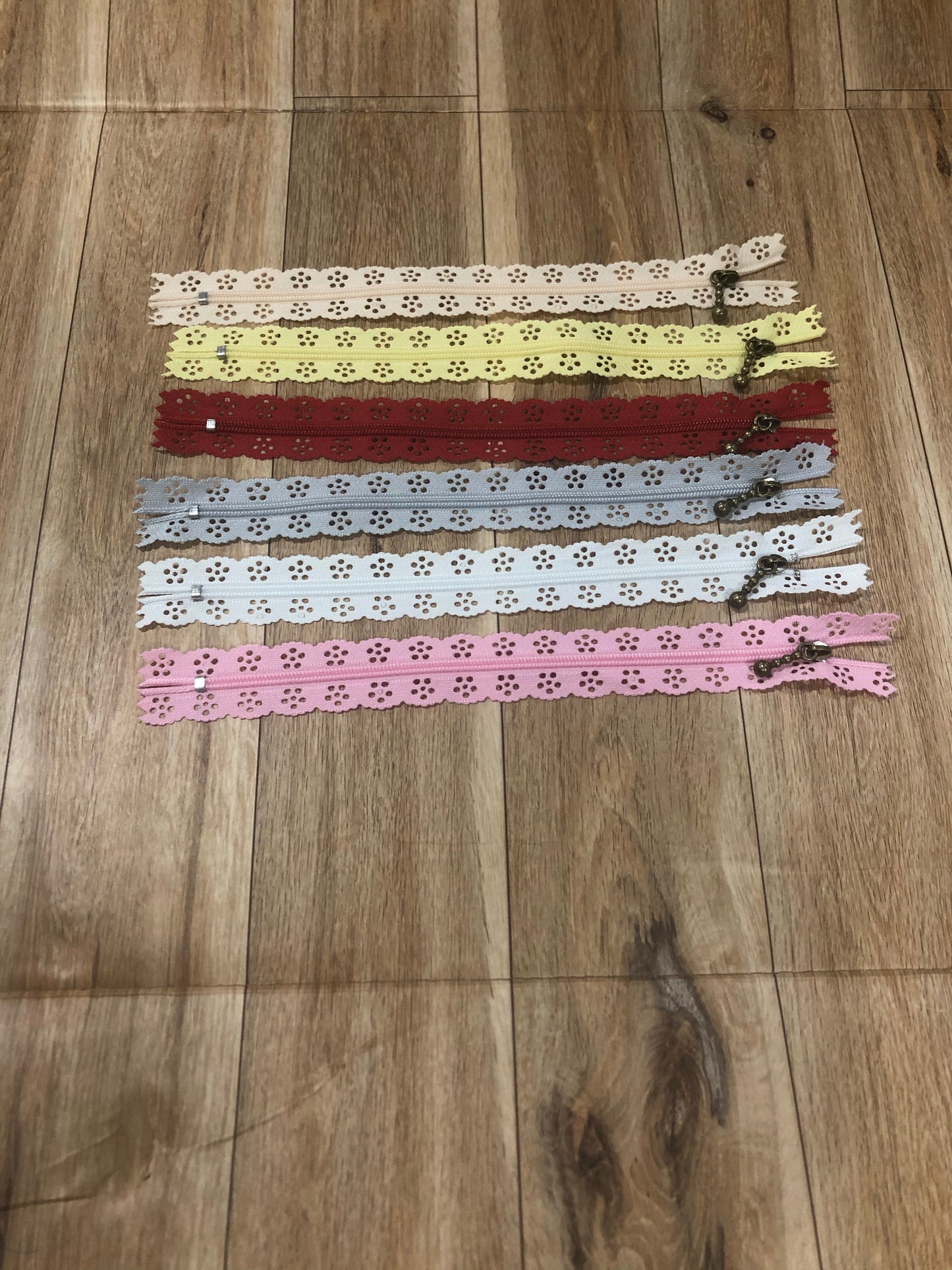 20 cm Lace Zipper