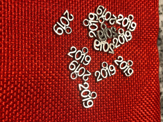 2019 Ornament Charms - Pack of 25