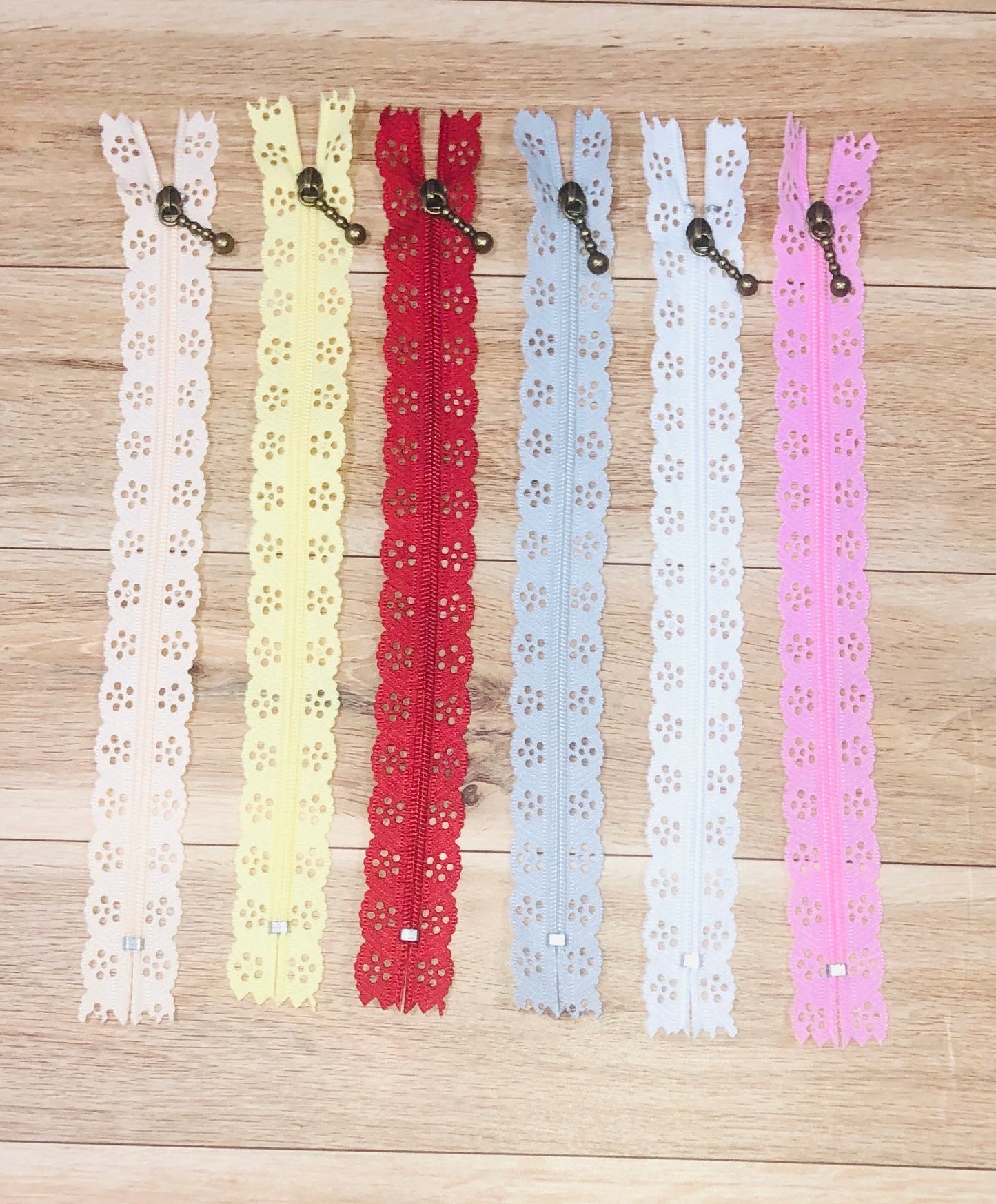 20 cm Lace Zipper