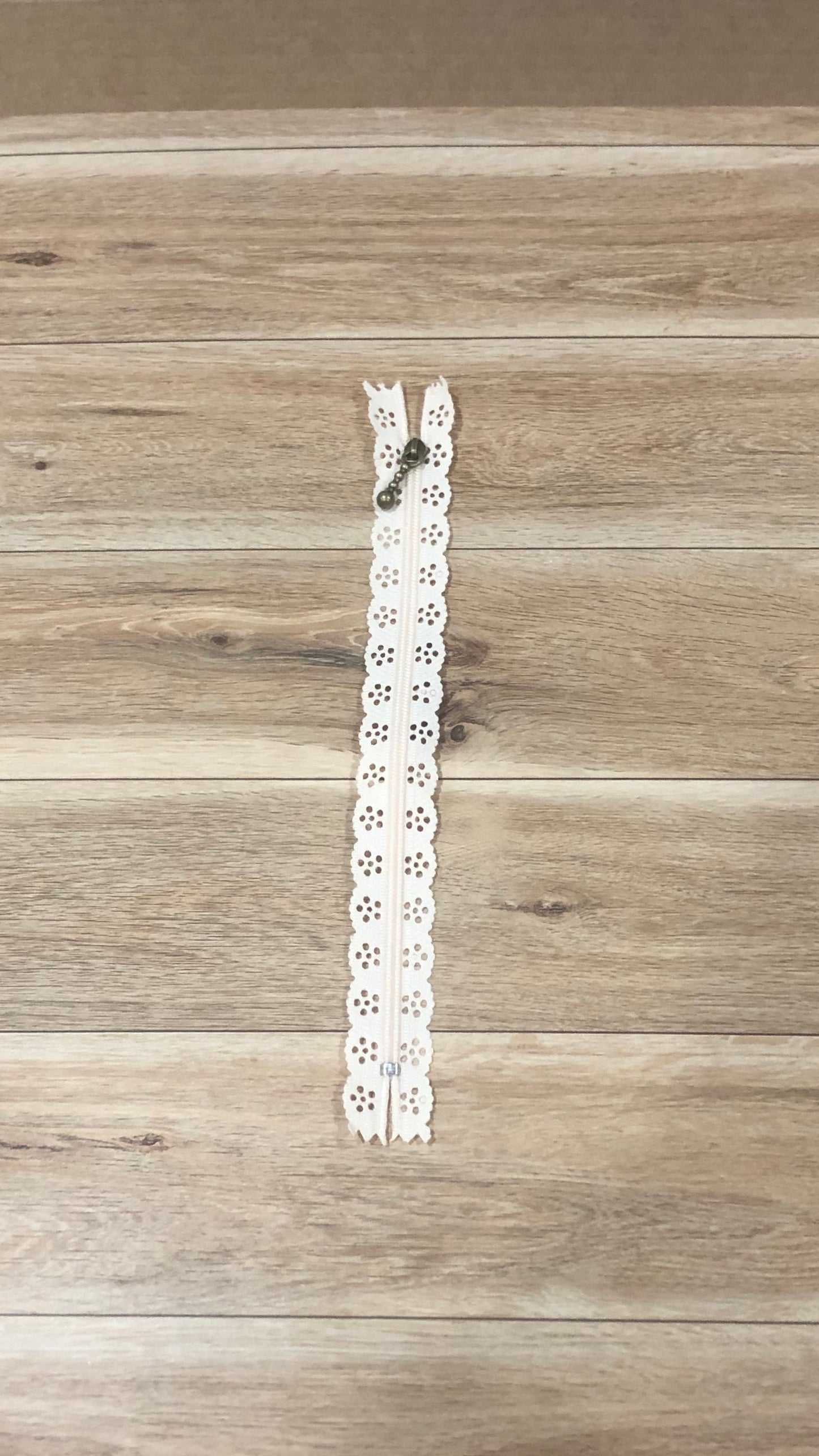 20 cm Lace Zipper